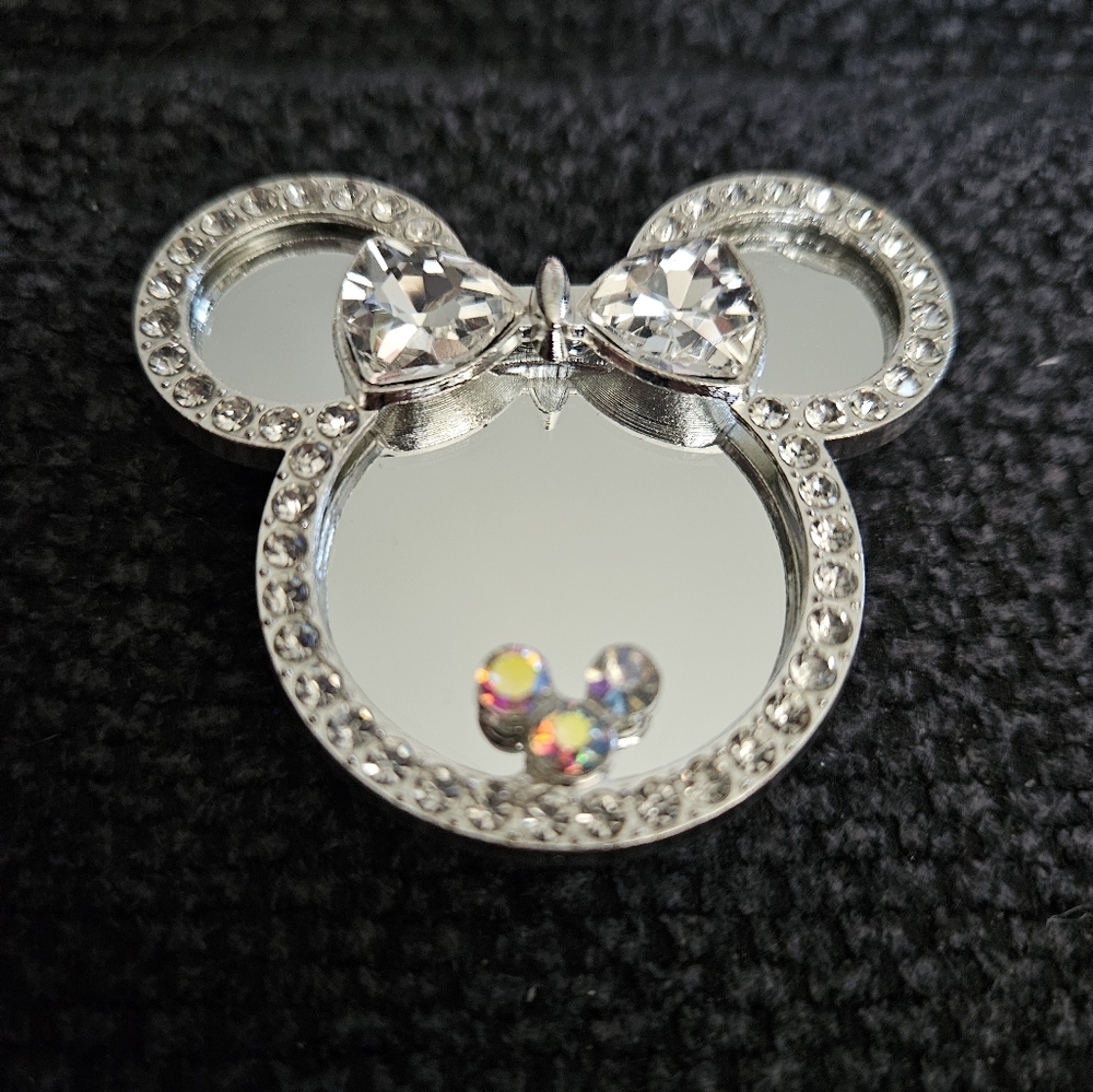 Minnie mouse phone bot